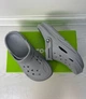Чоловічі крокси Crocs Off Grid Clog Light Grey (42-43, сірий) - зображення 4