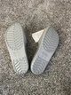 Жіночі шльопанці Сrocs Kadee Metallic Slide Sandals Silver (42-43, сріблястий) - изображение 6