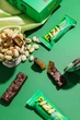 Набір веганських батончиків Fizi Queen Pistachio у шоколадній глазурі 40 г х 10 шт (4820262540931) - зображення 5