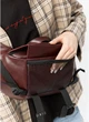 Велика жіноча поясна сумка бананка з натуральної шкіри міська Sambag DynamicDart, марсала 60507 - зображення 9