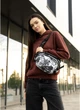 Спортивная сумка женская через плечо бананка средняя Sambag Черно-белый 38467 - изображение 7