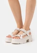 Босоніжки Steve Madden Provoke Білий 40 SM11001935-002 - зображення 1