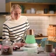 Russell Hobbs Электрочайник Calm, 1.7л, стекло, музыка, подсветка, сенсор, бело-медный - изображение 6