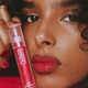 Матовая пудровая помада "Craving cherry" Plumping Powder Matte Lip № 424 - изображение 3