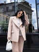 Женский костюм оверсайз Сабрина LEO PRIDE 0146 40 Песочный ( LP - 0146/3 A ) - изображение 9