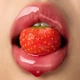 Масло для губ Gisou " Strawberry Sorbet" Honey Infused Lip Oil - изображение 2