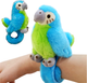 Maskotka-bransoletka Lean Toys Papuga Niebieska 13937 (5905991033875) - obraz 2