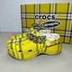 Жіночі кроксі Класік Клог Платформа Crocs Clueless Exclusive: The Cher Classic Platform Clog (39-40, жовтий) - зображення 8