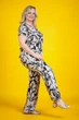 Женский летний прогулочный брючный костюм Zeta-moda цвет мокко, 54 р. 5280 - изображение 4