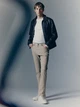 Джинсы Regular fit мужские H&M 1074402014c28 32 Бежевые (KC1000000050482) - изображение 4