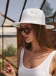 Літній плетений капелюх з золотим декором та ланцюжком TENERIFE білий - зображення 5