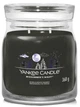 Ароматическая свеча Midsummer's Night Medium Yankee Candle - изображение 1