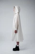 Білий легкий водонепроникний дизайнерський дощовик – oversize S-M-L one size, для міста, подорожей та міжсезоння, плащ вільного крою водонепроникний, дощовик з капюшоном - изображение 5
