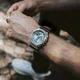 Мужские наручные часы Casio G-Shock GM-2110D-2AER Серебристые\Голубой циферблат - изображение 7