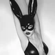 Маска кролика PlayBoy RESTEQ 36 см — черная глянцевая костюмная маска для вечеринок, косплея и Хэллоуина - изображение 1
