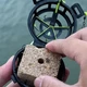 Усиленная кормушка для рыбалки с крючками автоматически переворачивается при забросе - изображение 3