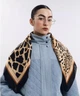 Женский платок леопардовый шёлковый на шею голову стильный косынка с принтом для женщин искусственный шелк 70х70 см - изображение 1