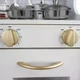 Детская деревянная кухня Kruzzel с посудой, белая, со звуковыми эффектами - изображение 6