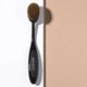 Овальная кисточка среднего размера Artdeco Medium Oval Brush Premium Quality (4052136068979) - изображение 4