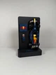 Дисплей з логотипом для конструктора Oracle Red Bull Racing RB20 (77243) Speed Champions - Формула 1 2024 / Ред Бул / Підставка Чорна з Синім Акцентом - зображення 1