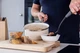 Ложка для сервірування з прорізами KitchenAid Coreline KAS004OHCGG 33.8 см сіра - зображення 4