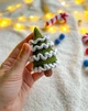 Новогодняя вязаная елочка 9 см – игрушка амигурумы для рождественского декора. - изображение 3