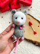 Амигуруми опоссум 14 см – вязаная игрушка с сердечком ручной работы - изображение 6