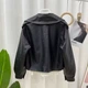 Женская куртка косуха короткая эко кожа цвет черный, размер S Nb01998 - изображение 6