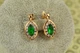 Серьги Xuping Jewelry маркиз с зеленым камнем в ободке 1,7 см золотистые - изображение 1