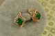 Сережки Xuping Jewelry ромбік з зеленим каменем 1,4 см золотисті - зображення 2