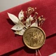 Конверт оксамитовий під гроші розмір 16,6 х 8 см на магнітній застібці з печаткою та сухоцвітами яскраво-червоного кольору - зображення 5
