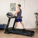 Бігова доріжка GYMTEK XT900: Електрична, 3.0 к.с., 20 км/год, Автонахил 15%, Амортизація 10 еластомерів. До 150 кг, FitShow, Складна для дому, USB, Bluetooth - зображення 10