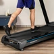 Бігова доріжка GYMTEK XT900: Електрична, 3.0 к.с., 20 км/год, Автонахил 15%, Амортизація 10 еластомерів. До 150 кг, FitShow, Складна для дому, USB, Bluetooth - зображення 15