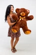 Маленький іграшковий ведмедик Teddy Boom Томмі 100 см шоколадний - зображення 3