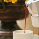 Кавоварка гейзерна для плити алюміній 6 чашок Bialetti бежевий - зображення 3
