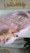 Демисезонный теплый конверт-кокон с капюшоном на прогулку, с вышивкой, розовый плюш Тедди ~75х45 см, мягкий мех, на выписку, для девочки, утепленный спальный мешок - изображение 8