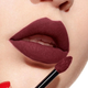 Рідка помада Dior Rouge Dior Forever матова 943 Forever Shock 6 мл (3348901588430) - зображення 2