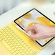 Чохол з клавіатурою та мишкою FegishCase Apple iPad Pro 10.5 (2017) Ukrainian keyboard, Yellow - зображення 6