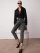 Джинсы Slim Fit женские Trendyol TWOSS23JE00067 36 Black (8683050528148) - изображение 4