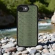 Накладка SkinBacker Python Scales для Apple iPhone 16е Оливковый (79788) - изображение 2