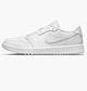 Кроссовки мужские Jordan 1 Retro Low Golf Triple 40.5 Белый DD9315-101 - изображение 1
