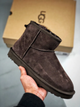 Чоловічі уггі Класік Міні Темно Коричневі Замшеві UGG Australia Classic Mini Dark Brown Suede (42, темно коричневий) - изображение 8