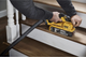 Szlifierka taśmowa DeWalt DCW220N bez akumulatora i ładowarki - obraz 11