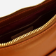 Torebka crossbody damska skórzana Coccinelle E1TBP130301-W11 Brązowa - obraz 4