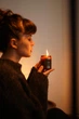 Соєва потріскуюча свічка BLACK AMBER – нішевий аромат амбри, сандалу та деревини, 250 мл - зображення 4