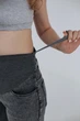 Серые прямые джинсы для беременных с эластичной вставкой Simple&Basic 40 3800 - изображение 2