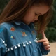 Лляна сукня-сорочка для дівчинки з вишивкою та помпонами Trendy Tot 03-01593 індіго 128 см (8 років) - изображение 4