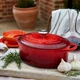 Каструля с крышкой Le Creuset Signature Cast Iron Oval Casserole 21178270602430 27 см 4.1 л вишневый - изображение 5