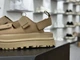Жіночі уггі Сандалі Світло Коричневі Ugg Goldenglow Sandals Brown (35, коричневий) - зображення 9