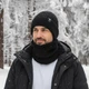Комплект мужской вязаная шапка + хомут-баф-снуд на флисе теплый зимний набор 56-58 см Черный - изображение 6